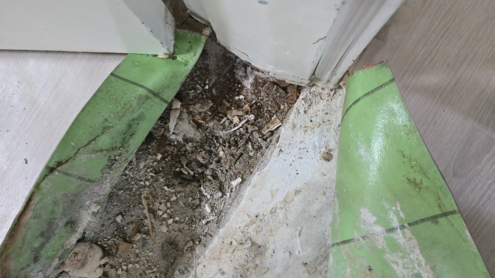 문틀 철거복구 대표 현장사진